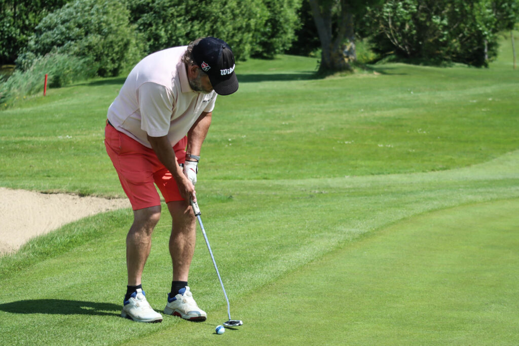 Lyserød golf. Foto: Ole Kæhler
