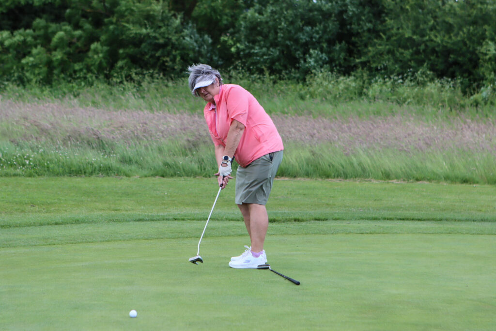 Lyserød golf. Foto: Ole Kæhler