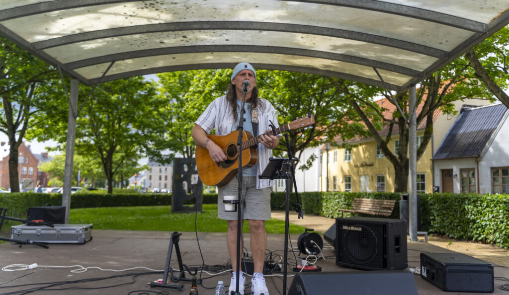 Musik på Rønhaveplads. Bachs Foto