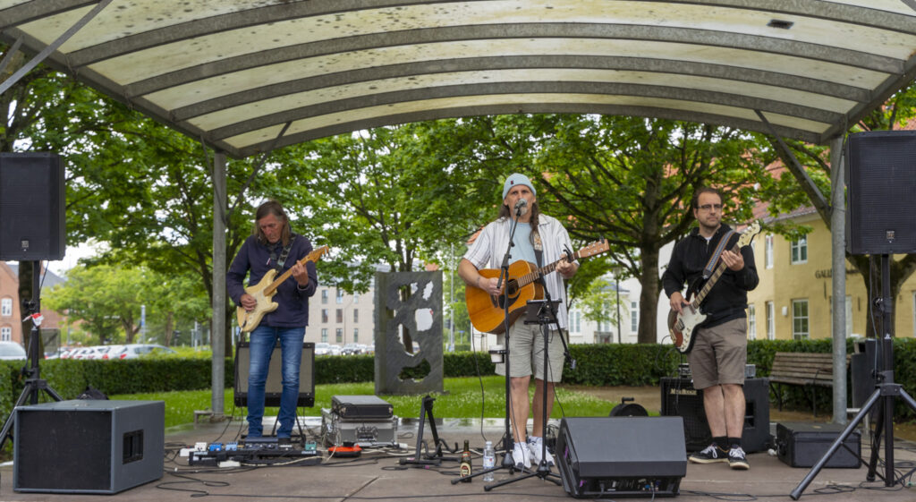 Musik på Rønhaveplads. Bachs Foto