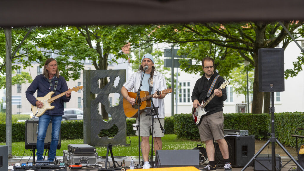 Musik på Rønhaveplads. Bachs Foto