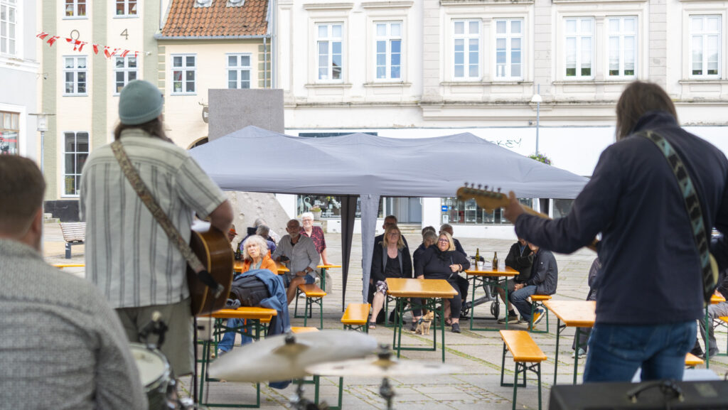 Musik på Rønhaveplads. Bachs Foto