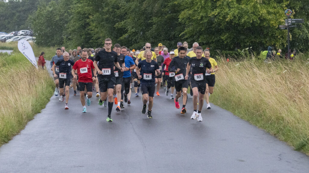 Motionsløb i regn. Bachs FOTO