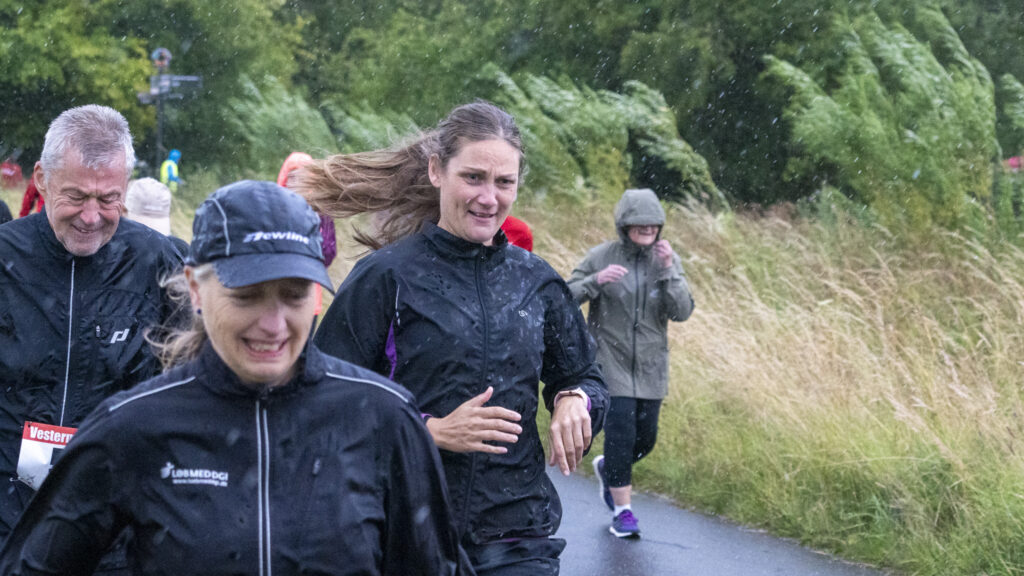 Motionsløb i regn. Bachs FOTO