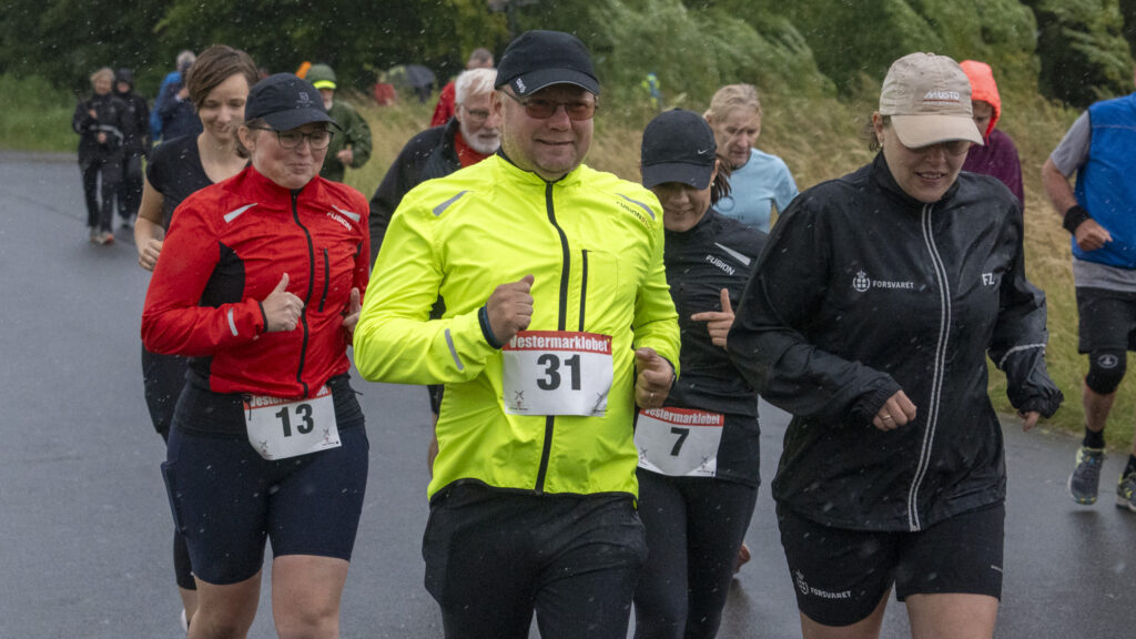 Motionsløb i regn. Bachs FOTO