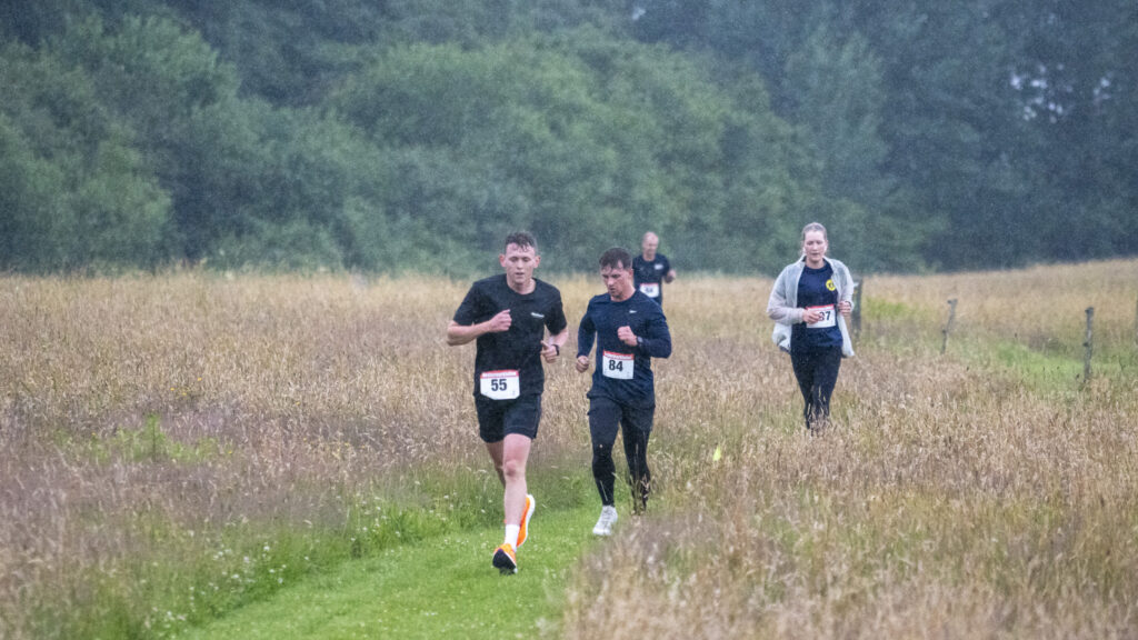 Motionsløb i regn. Bachs FOTO