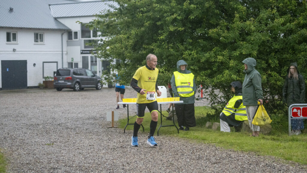 Motionsløb i regn. Bachs FOTO