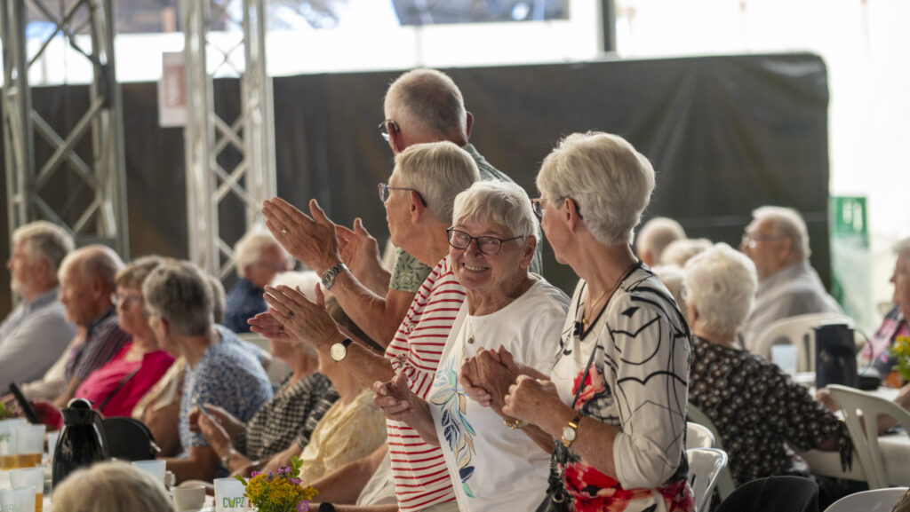 Ældrehygge. Bachs Foto