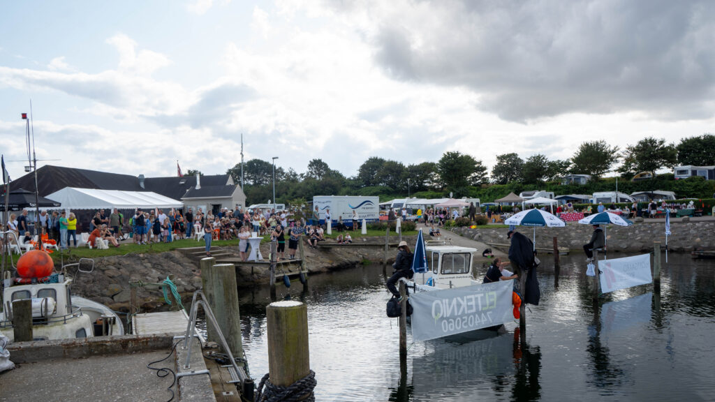Mommark Marina. Bachs Foto