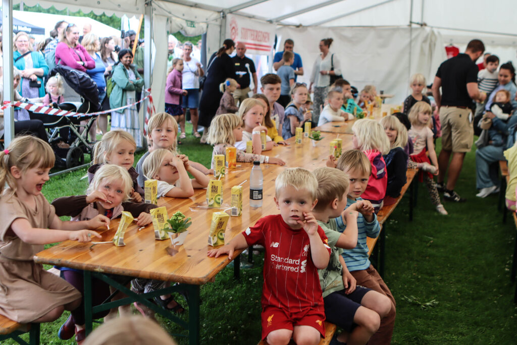 Børnenes frokost. Foto: Ole Kæhler