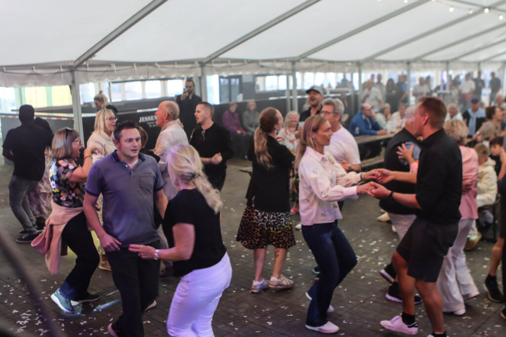Eftermiddagsfest. Foto: Ole Kæhler