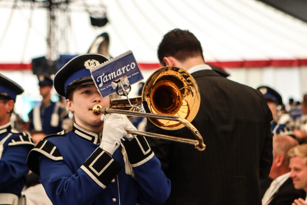 Musik i teltet. Foto: Ole Kæhler