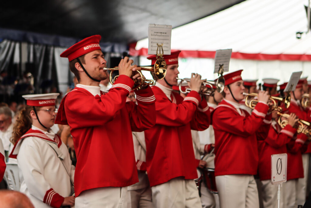 Musik i teltet. Foto: Ole Kæhler