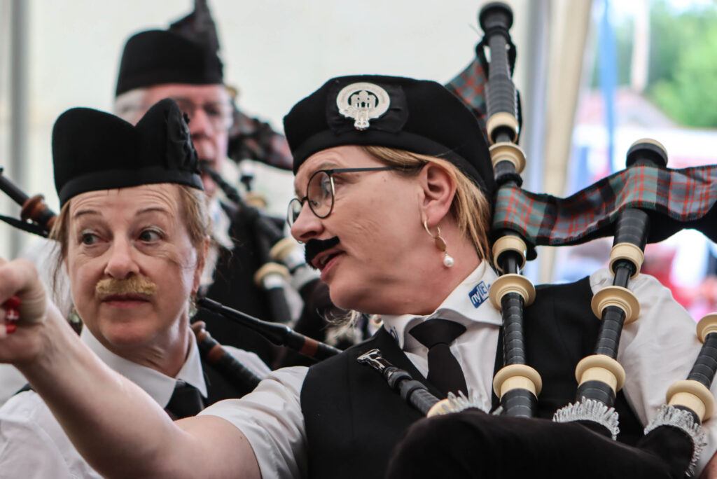 Musik i teltet. Foto: Ole Kæhler