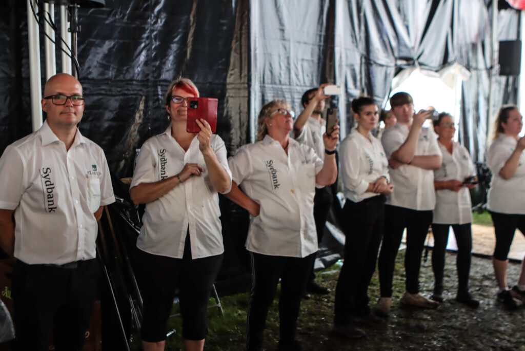 Musik i teltet. Foto: Ole Kæhler