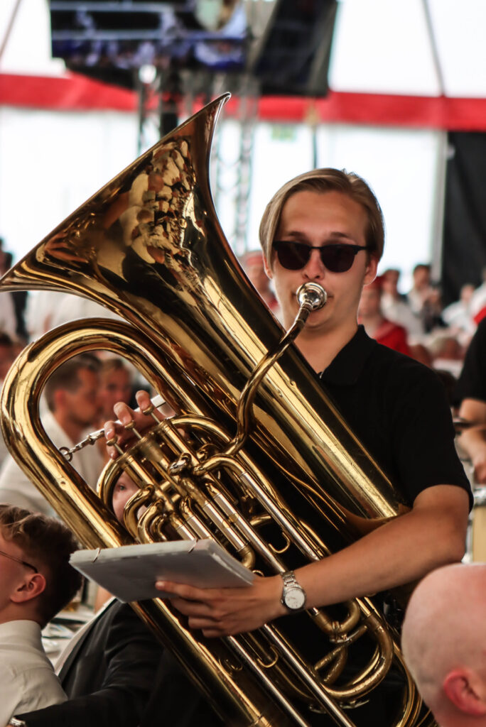 Musik i teltet. Foto: Ole Kæhler