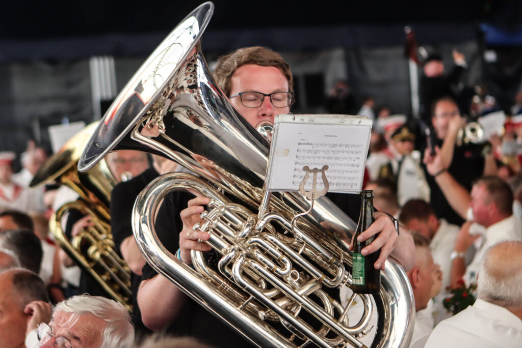 Musik i teltet. Foto: Ole Kæhler