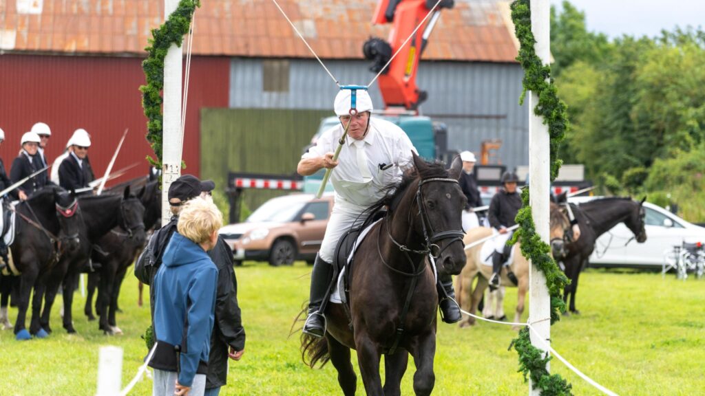 Skovby Ringridning. Fotos: Bo Bach & Ole Kæhler