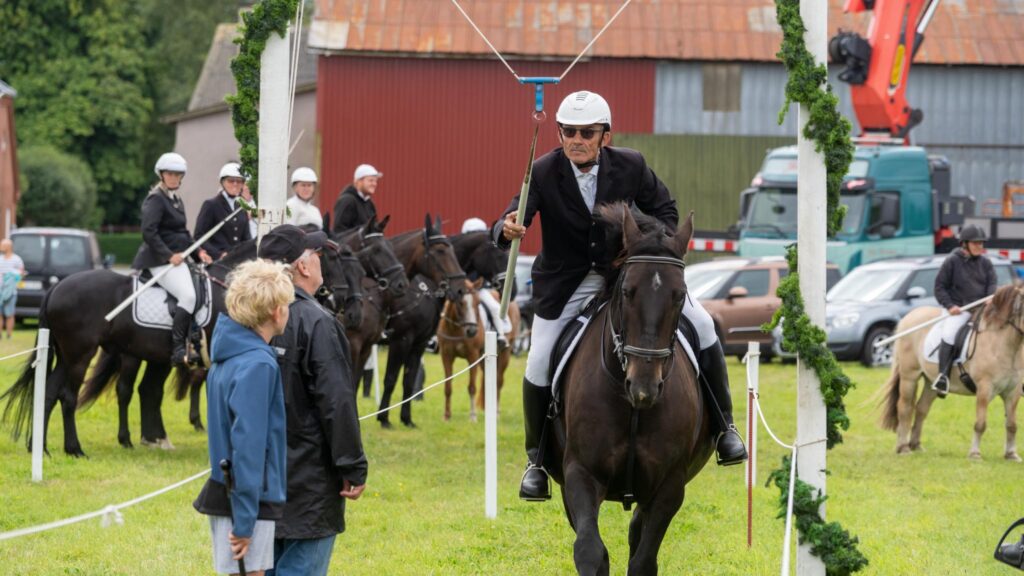 Skovby Ringridning. Fotos: Bo Bach & Ole Kæhler