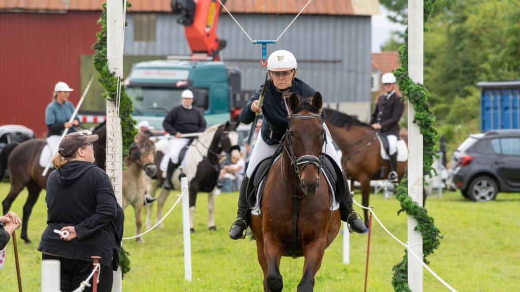 Skovby Ringridning. Fotos: Bo Bach & Ole Kæhler
