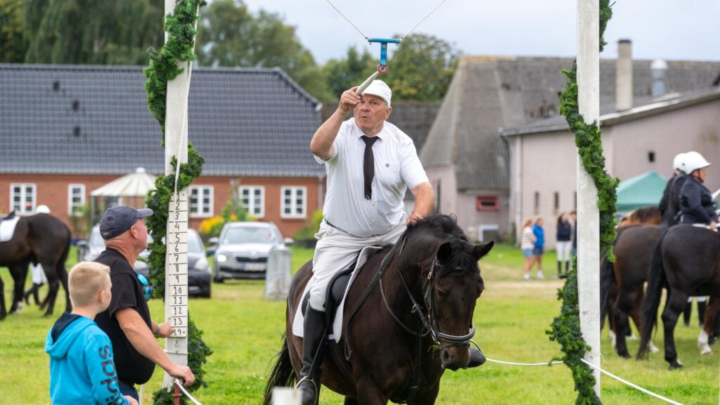 Skovby Ringridning. Fotos: Bo Bach & Ole Kæhler