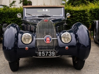 Ældre Bugatti. Bachs Foto