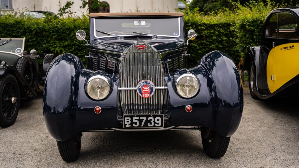 Ældre Bugatti. Bachs Foto