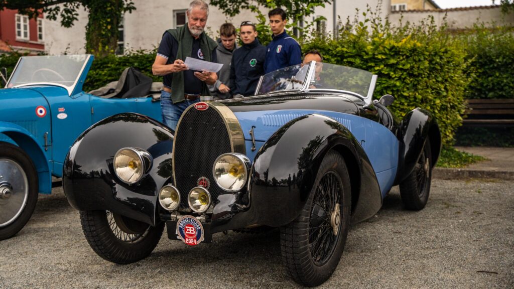 Ældre Bugatti. Bachs Foto