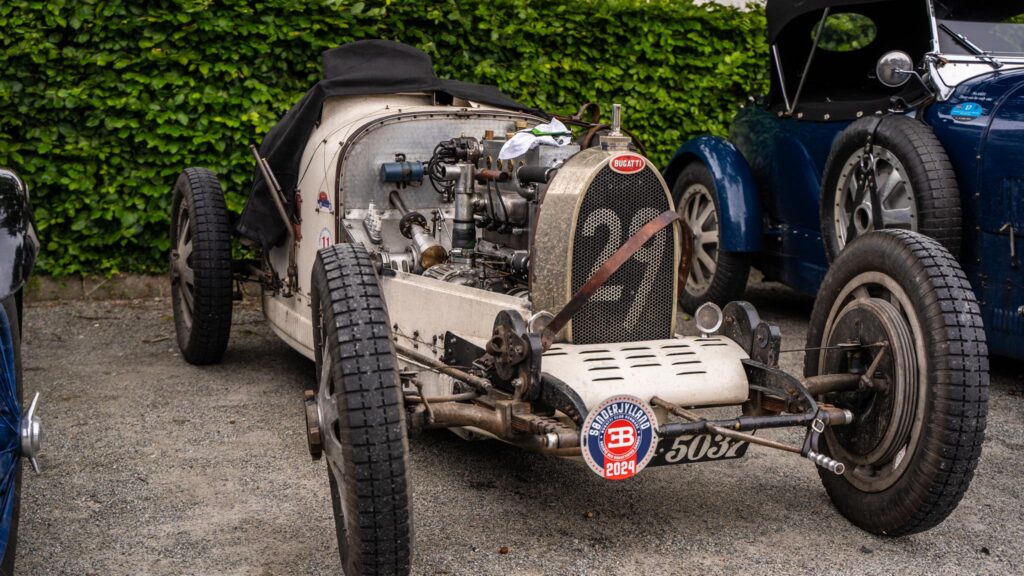 Ældre Bugatti. Bachs Foto