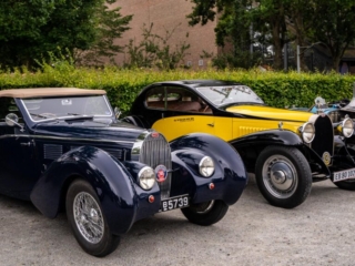 Ældre Bugatti. Bachs Foto