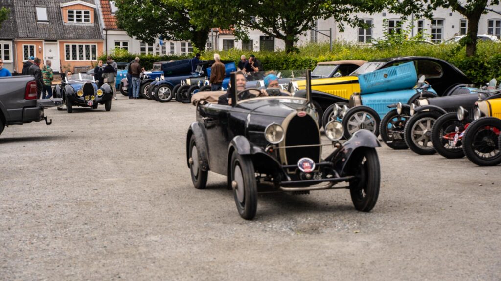 Ældre Bugatti. Bachs Foto