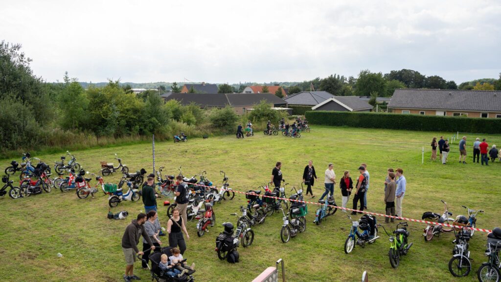 Knallertringridning. Bachs Foto
