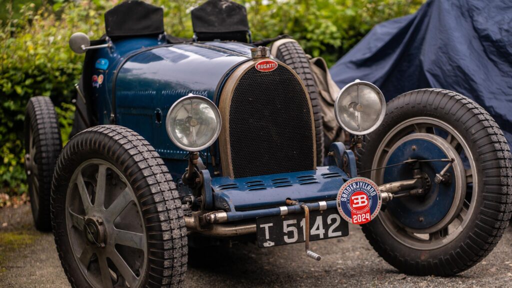Ældre Bugatti. Bachs Foto