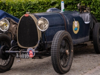 Ældre Bugatti. Bachs Foto