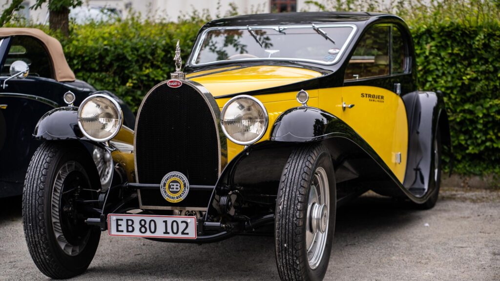 Ældre Bugatti. Bachs Foto