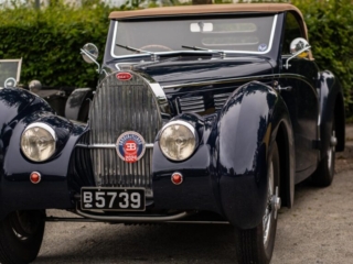 Ældre Bugatti. Bachs Foto