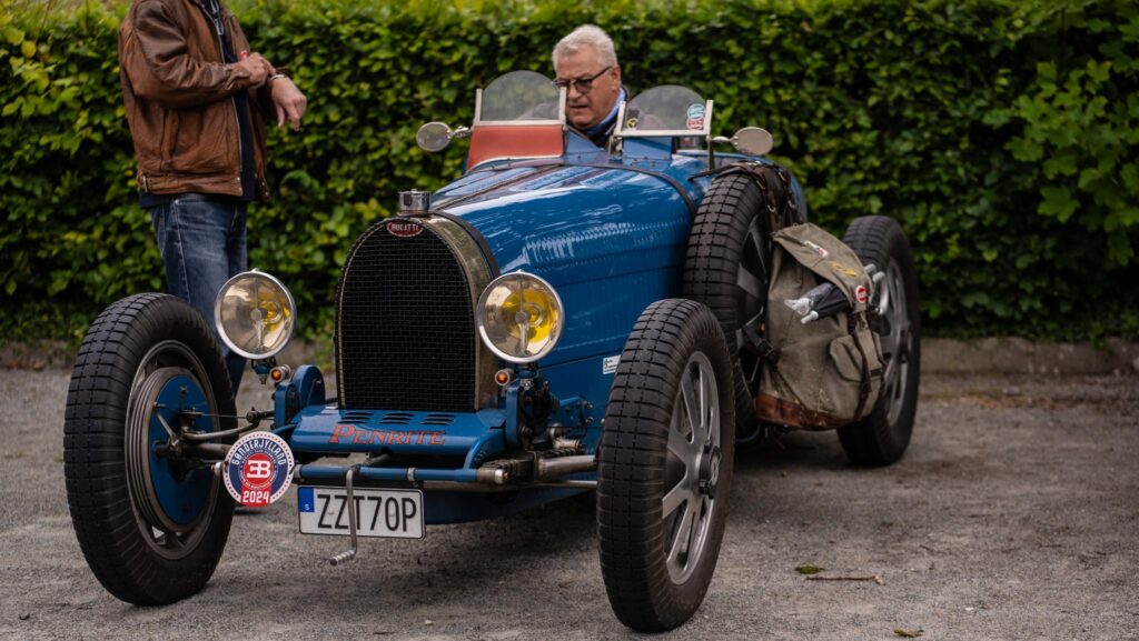 Ældre Bugatti. Bachs Foto