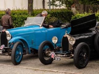 Ældre Bugatti. Bachs Foto