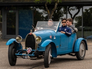 Ældre Bugatti. Bachs Foto