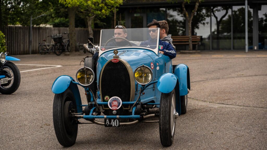 Ældre Bugatti. Bachs Foto