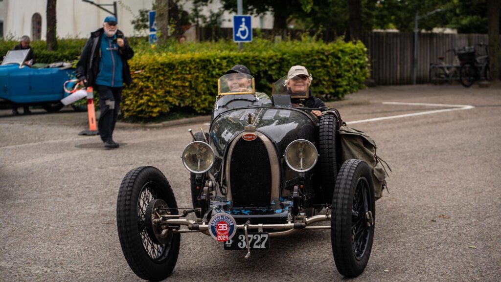 Ældre Bugatti. Bachs Foto