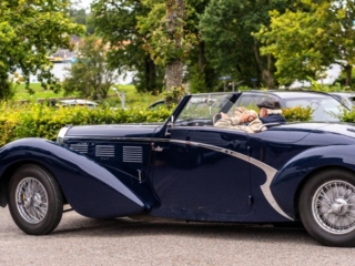 Ældre Bugatti. Bachs Foto