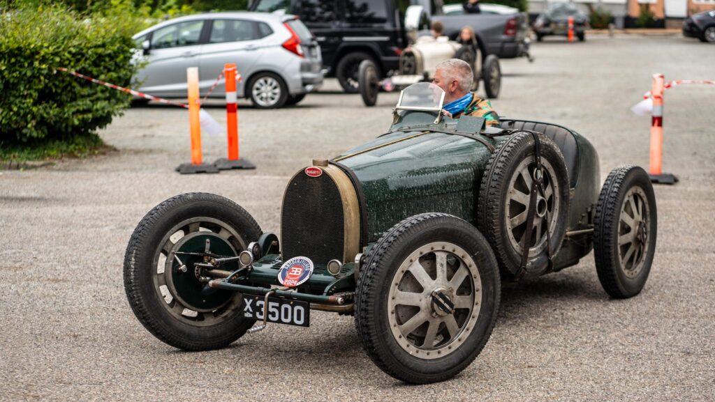 Ældre Bugatti. Bachs Foto