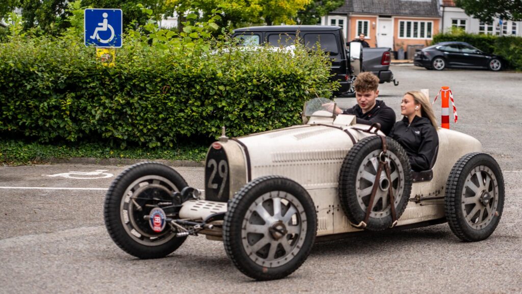Ældre Bugatti. Bachs Foto
