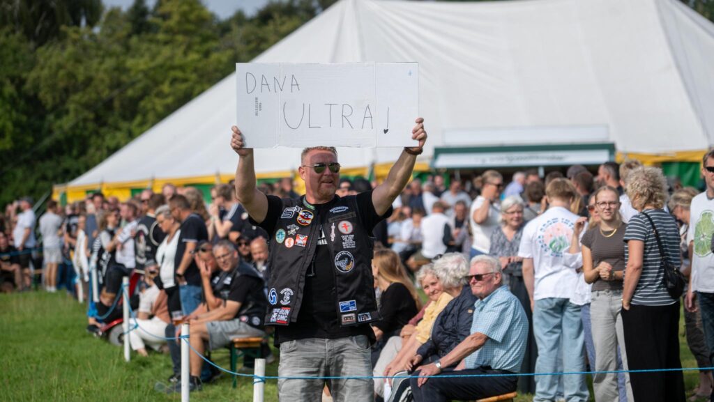 Knallertringridning. Bachs Foto