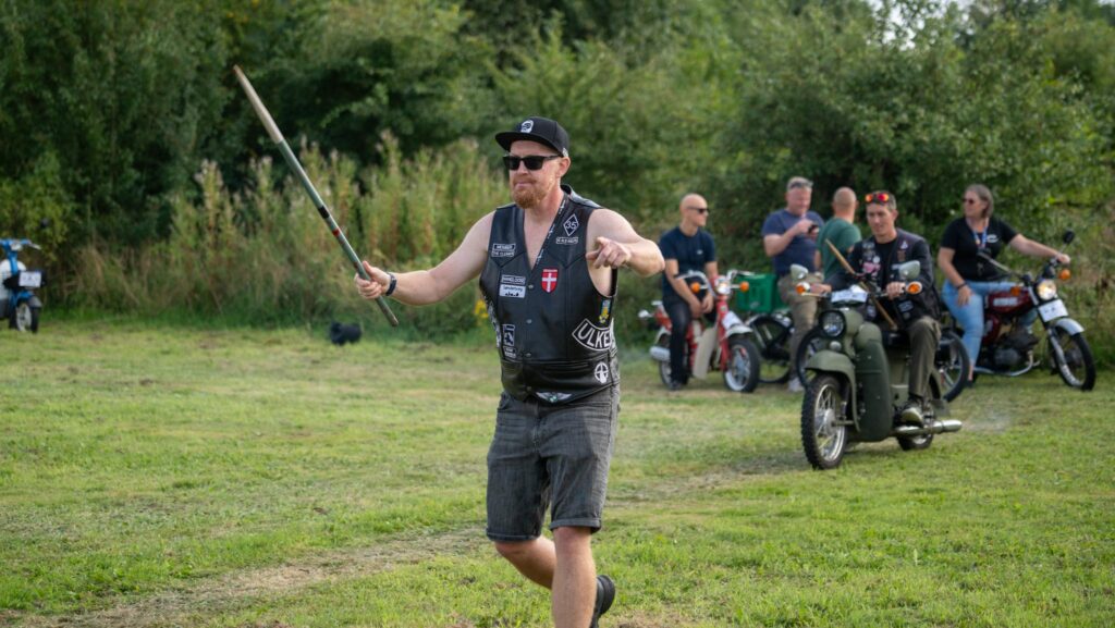Knallertringridning. Bachs Foto