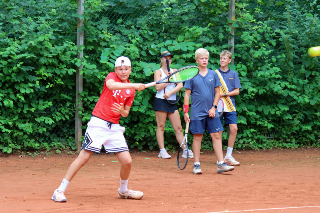 Tennisskole. Foto: Ole Kæhler
