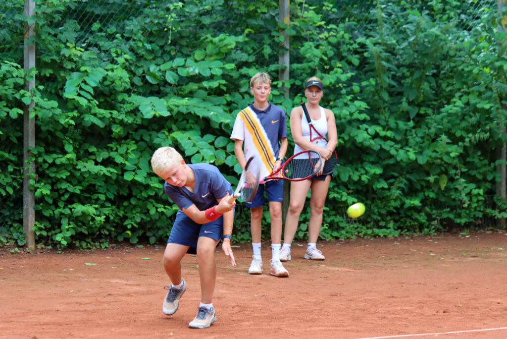 Tennisskole. Foto: Ole Kæhler