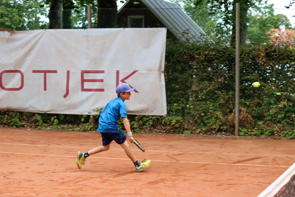 Tennisskole. Foto: Ole Kæhler