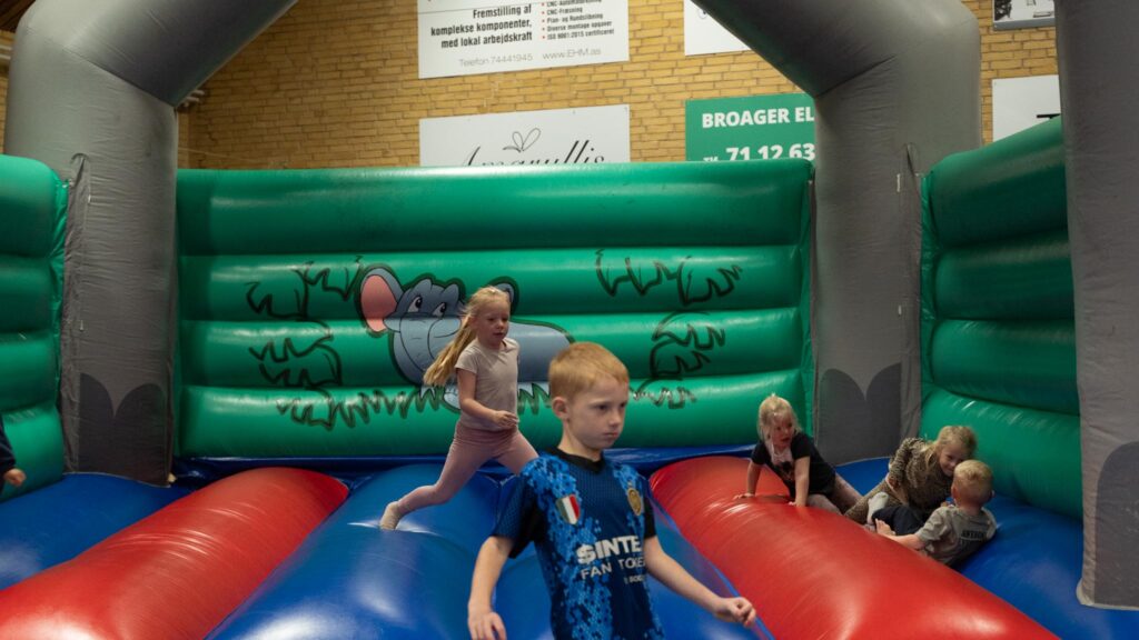 Broager-Hallen. Bachs Foto